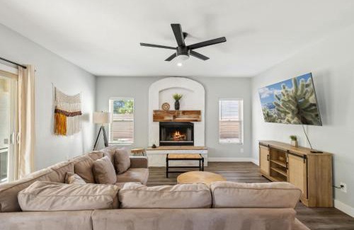 Red Mountain Ranch House | Spacious Retreat with Pool Heated Spa & Golf Course View