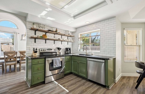Red Mountain Ranch House | Spacious Retreat with Pool, Heated Spa, & Golf Course View!