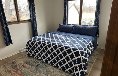 Quad Cities House | Spacious River Ranch w/Dock!