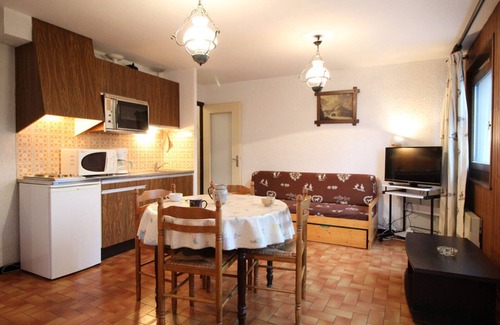 Les Carroz-d'Araches Apartment | Spacious studio 4 ppl, double bed, slopes, parking