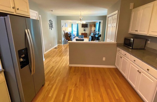 Bristol Apartment | Spacious Serene Sanctuary - 2 Bed 2 Bath Apartment in Bristol