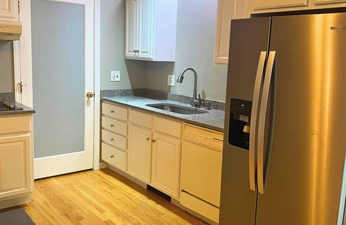 Bristol Apartment | Spacious Serene Sanctuary - 2 Bed 2 Bath Apartment in Bristol