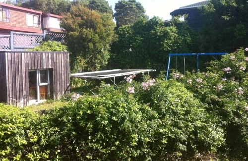 Tawa House | Spacious - Sleeps 5 plus baby and pets. Wonderful Views.