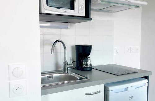 Lormont Apartment | Spacious Studio in Lormont