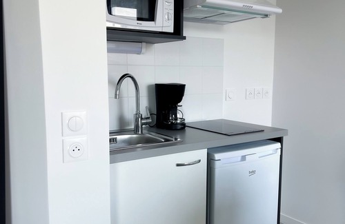 Lormont Apartment | Spacious Studio in Lormont