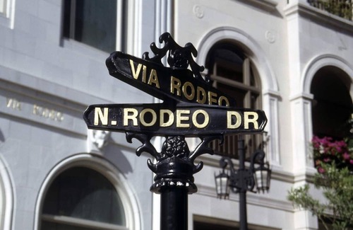 Beverly Hills Apartment | Spacious studio near Beverlywood. 5 minutes to Rodeo Drive!