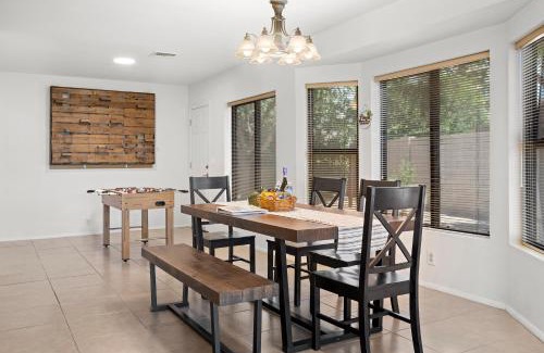 Scottsdale Vista North Apartment | Spacious stunning ranch house, hot-tub and private basketball court, near WestWorld, TPC