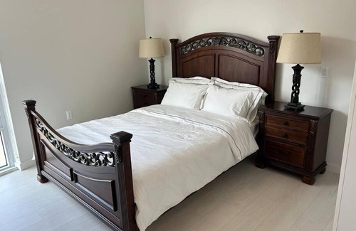 Mount Pleasant Apartment | Spacious & stylish 2 bedrooms condo