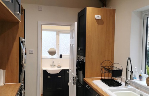 Kidderminster House | Spacious & Stylish Pet-Friendly Home – Perfect for Short or Long Stays