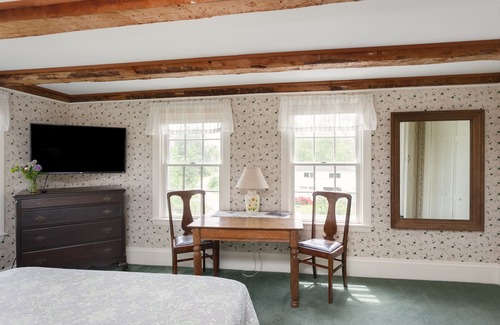 North Berwick Hotel | Spacious Suite in a farm setting-20 mins to the ocean-#2-Abbott Brook Inn