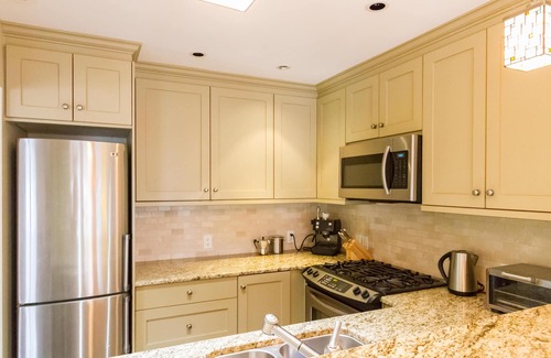 Upper Village House | Spacious Town Home With Private Hot Tub