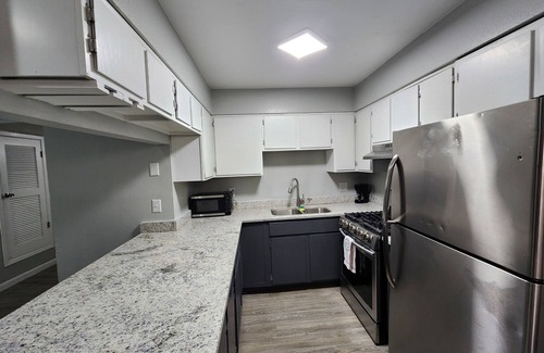 Biggs Field House | Spacious Townhome in El Paso East