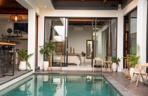 Babakan Villa | Spacious Tropical Villa in central of Canggu