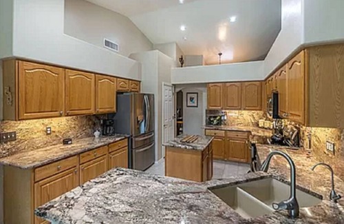 Casas Adobes House | Spacious Tucson Getaway w/Private Hot Tub