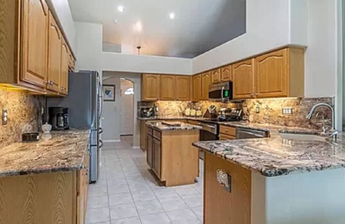 Casas Adobes House | Spacious Tucson Getaway w/Private Hot Tub