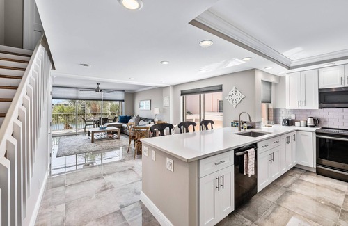 Jupiter Condo | Spacious two story 2-bedroom condo in gorgeous Jupiter