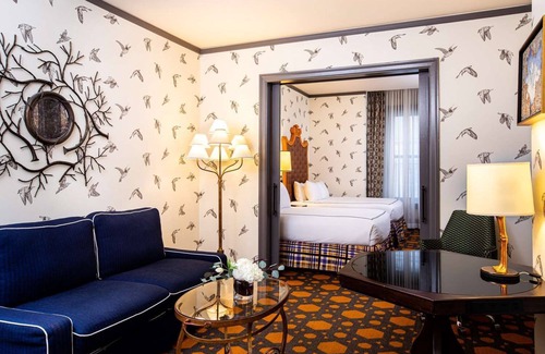 Downtown Portland Hotel | Spacious Unit, Pets Are Welcome! Near Pioneer Courthouse Square!