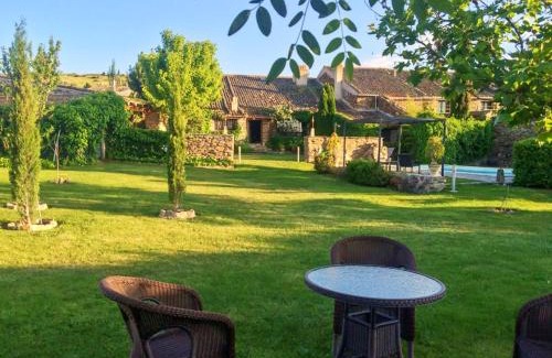Domingo Garcia Villa | Spacious Villa with Pool in Domingo Garcia