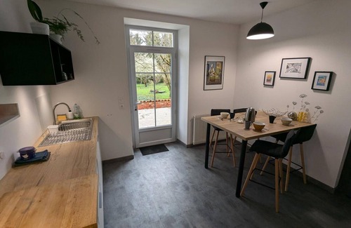 Saint-Claud Cottage | Spacious villa with private garden, pets allowed