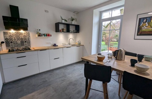 Saint-Claud Cottage | Spacious villa with private garden, pets allowed
