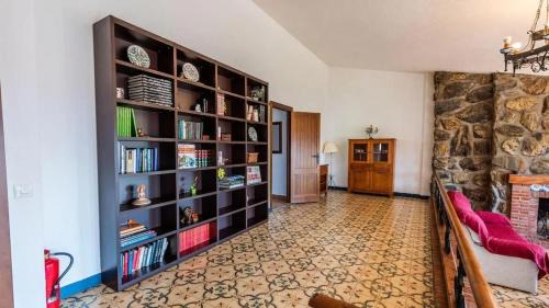 Barrio de la Vega Villa | Spacious Villa with Private Pool in Monachil
