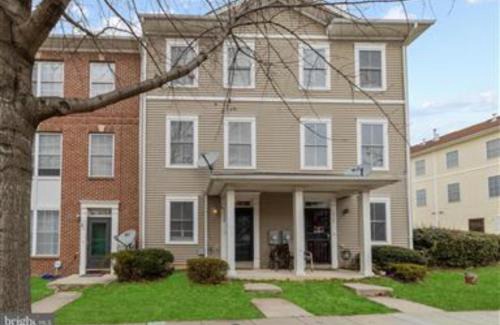 Washington Apartment | Spacious Washington, D.C. Rowhome w/free parking!