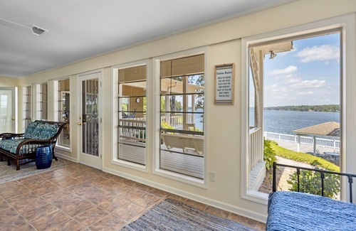 Wetumpka House | Spacious Waterfront House with dock on beautiful Lake Jordan
