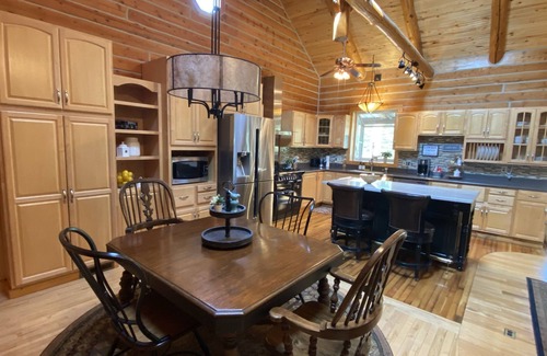 Riverside Cabin | Spacious Western Lodge | Sleeps 10 | Rustic Luxury in Riverside, Wyoming