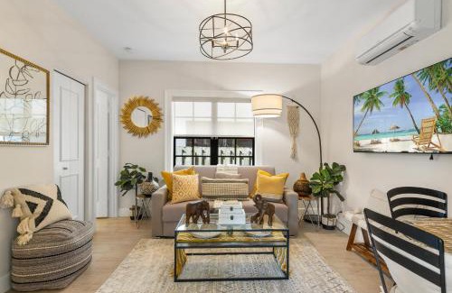 Old Northwood House | Spanish Charm 4br Guest House Private Yard
