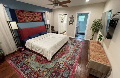 Atwater Village House | Spanish Stunner in the heart of Atwater Village, Central Location - Sleeps 4