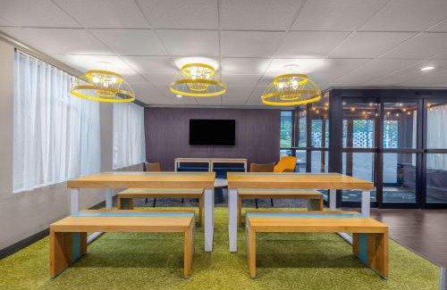 Clarks Summit Hotel | Spark by Hilton Clarks Summit