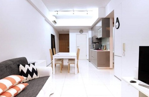 Tanjong Pagar Apartment | SPARKLING 2BR in CBD; Singapore