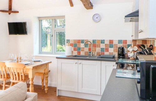 Foxley Cottage | SPARROW BARN, pet friendly in Reepham, Norwich