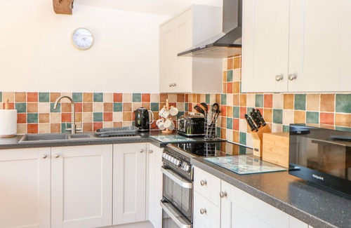 Foxley Cottage | SPARROW BARN, pet friendly in Reepham, Norwich
