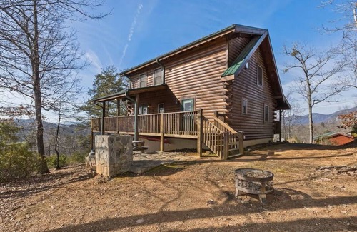 Lake Lure Cabin | Sparrow's Nest 2 Bed Cabin located in Peaceful Gated Community with lake access