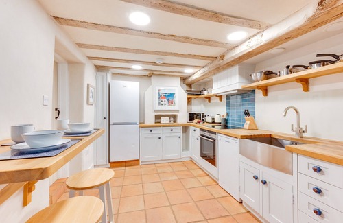 Ipswich House | Sparrows Nest - One Bedroom House, Sleeps 2