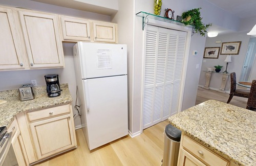 Holiday Isle Condo | SPC 9136 - Ground Floor 2 BR short walk to beach. Newly Renovated.