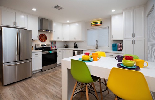 Garfield House | Spec-TACO-lar Guest House in Central Phoenix