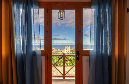 Garachico House | Special Home w Tropical Garden Near Seaside