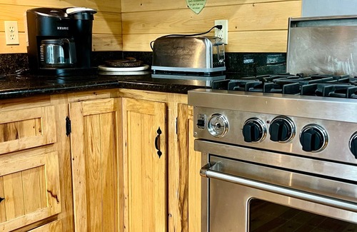 Alpine Cabin | Spectacular 6 bedroom cabin surrounded by pines and meadow views in Alpine, Az