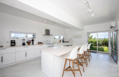 South Palmetto Point House | Spectacular Beachfront Estate on Calm Caribbean Cove; Private Beach, Htd.Pool