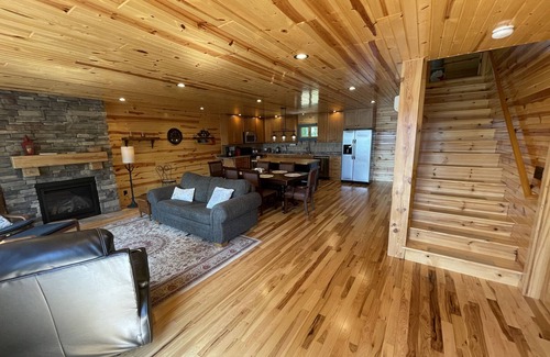 Nancy House | Spectacular cabin on Lake Cumberland
