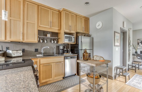 Mosier House | Spectacular Columbia River View + Easy Access To World Class Windsurfing/Kiting