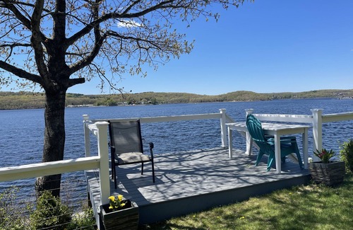 Conning Towers Nautilus Park House | Spectacular home with an amazing river view