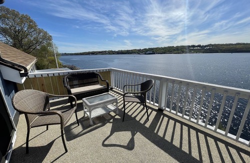 Conning Towers Nautilus Park House | Spectacular home with an amazing river view