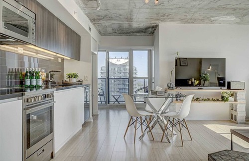 Fort York Condo | Spectacular Lake view! spacious 3 bedroom condo, A+ amenities