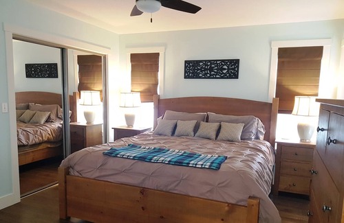 Central Okanagan House | Spectacular Lake Views - Pet Friendly!