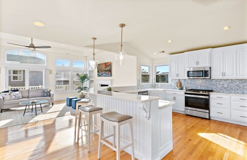 North Beach House | Spectacular Luxury Home, 3rd from Beach, Ocean Views, Open Layout, Elevator