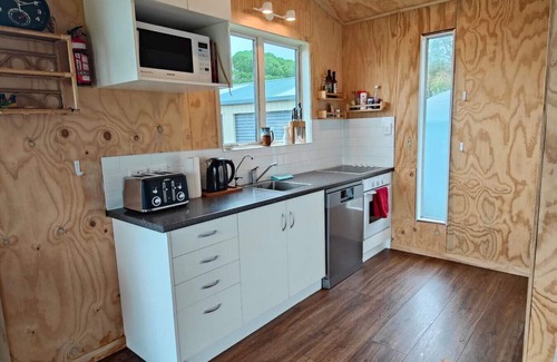 Riverton House | Spectacular Moana Views