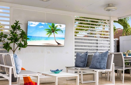 Westchester Villa | Spectacular Miami, 12 Miles from Downtown/GameRoom/Heated P